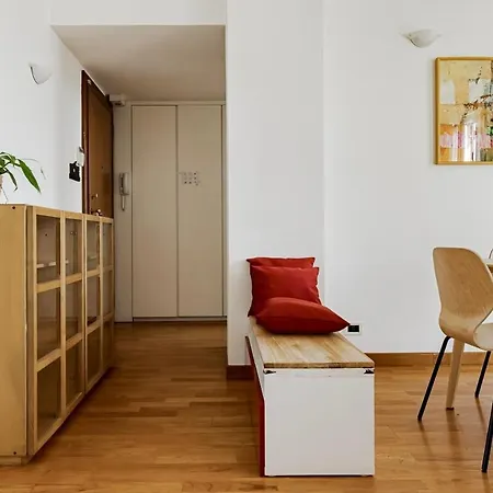 Daire Center Rooftop With Terrace In Porta Romana *